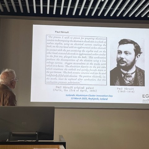 Michel Reverdy, senior manager technology transfer hjá Emirates Global Aluminum fer yfir sögu álfram…