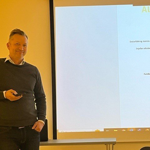 Pétur Blöndal heldur ljóðræna hugvekju.