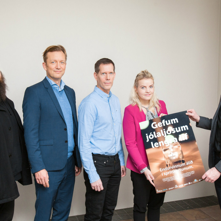 Gefum jólaljósum lengra líf - endurvinnum álið í sprittkertunum